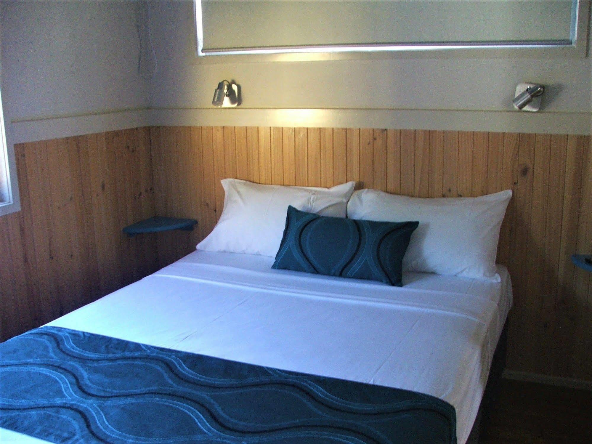 Horseshoe Bay Resort Bowen Bagian luar foto