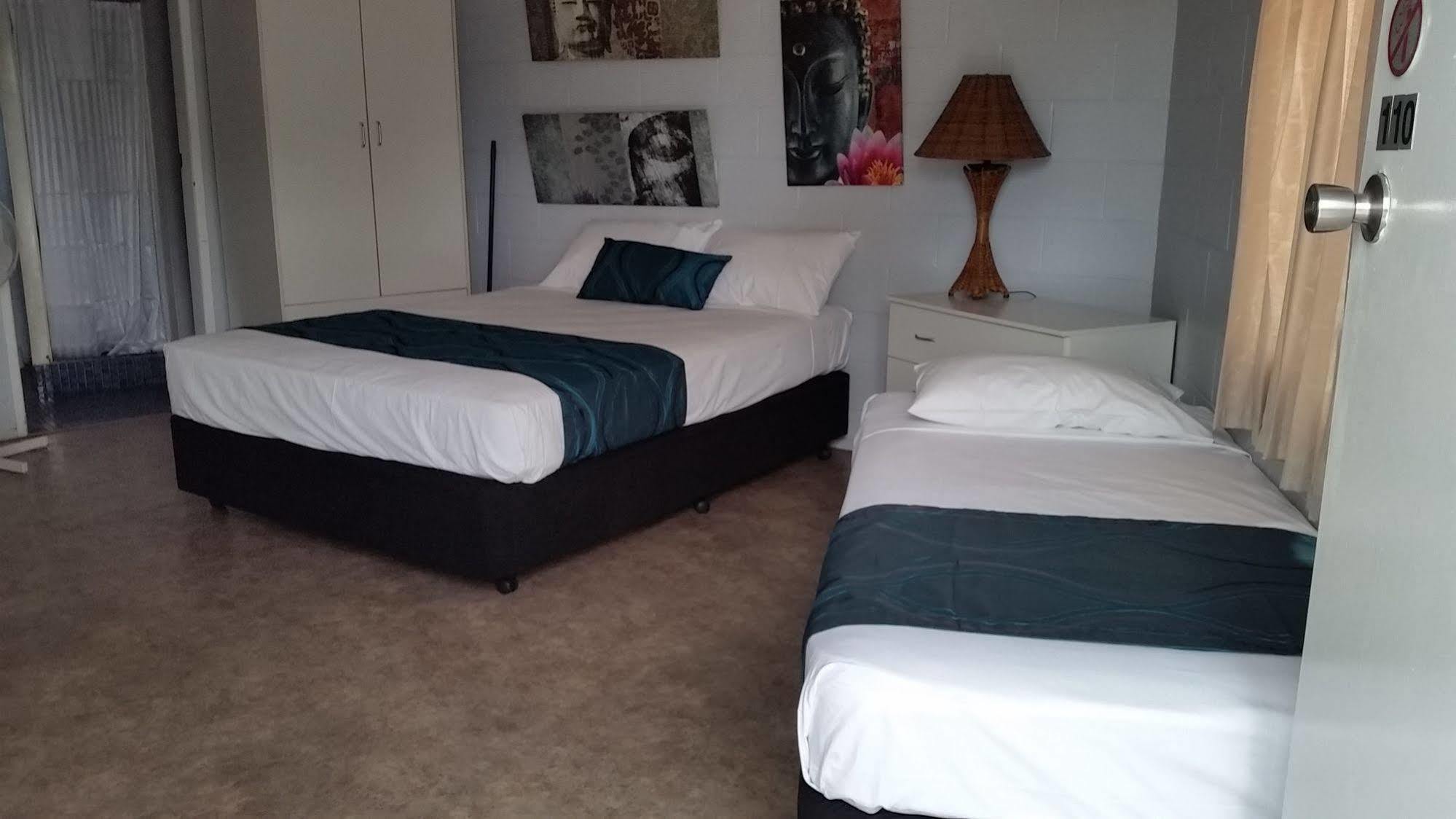 Horseshoe Bay Resort Bowen Bagian luar foto