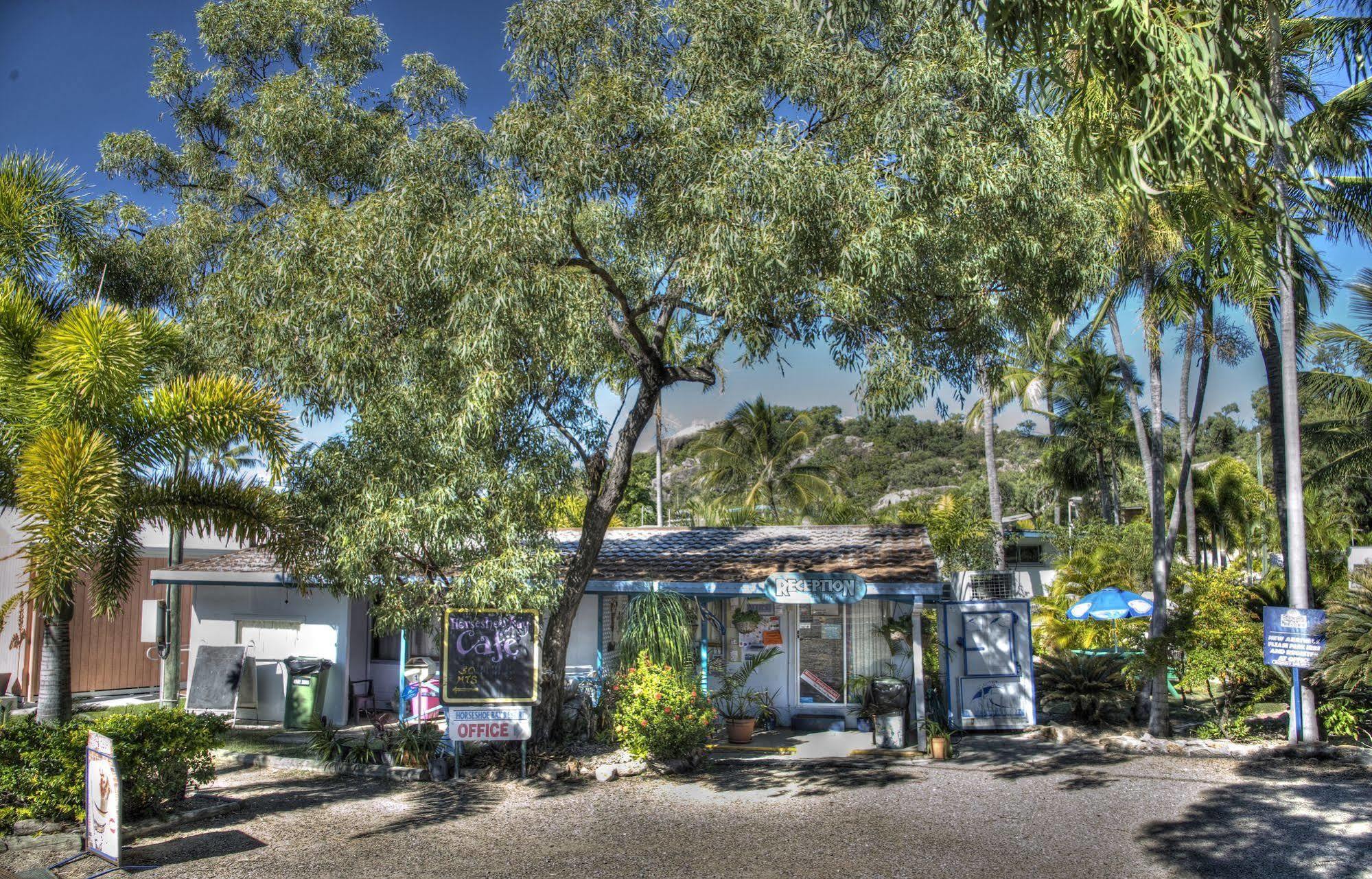 Horseshoe Bay Resort Bowen Bagian luar foto