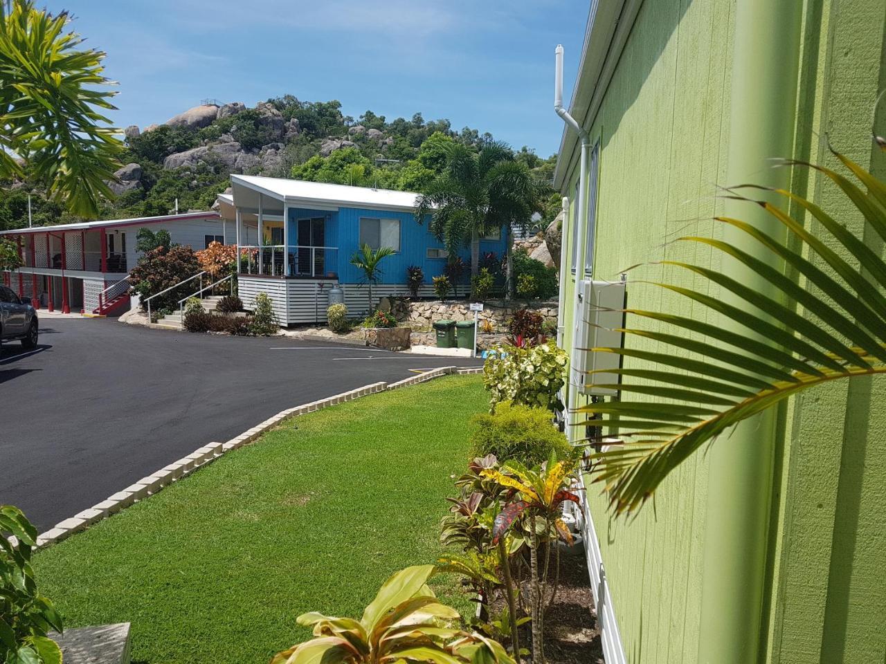 Horseshoe Bay Resort Bowen Bagian luar foto