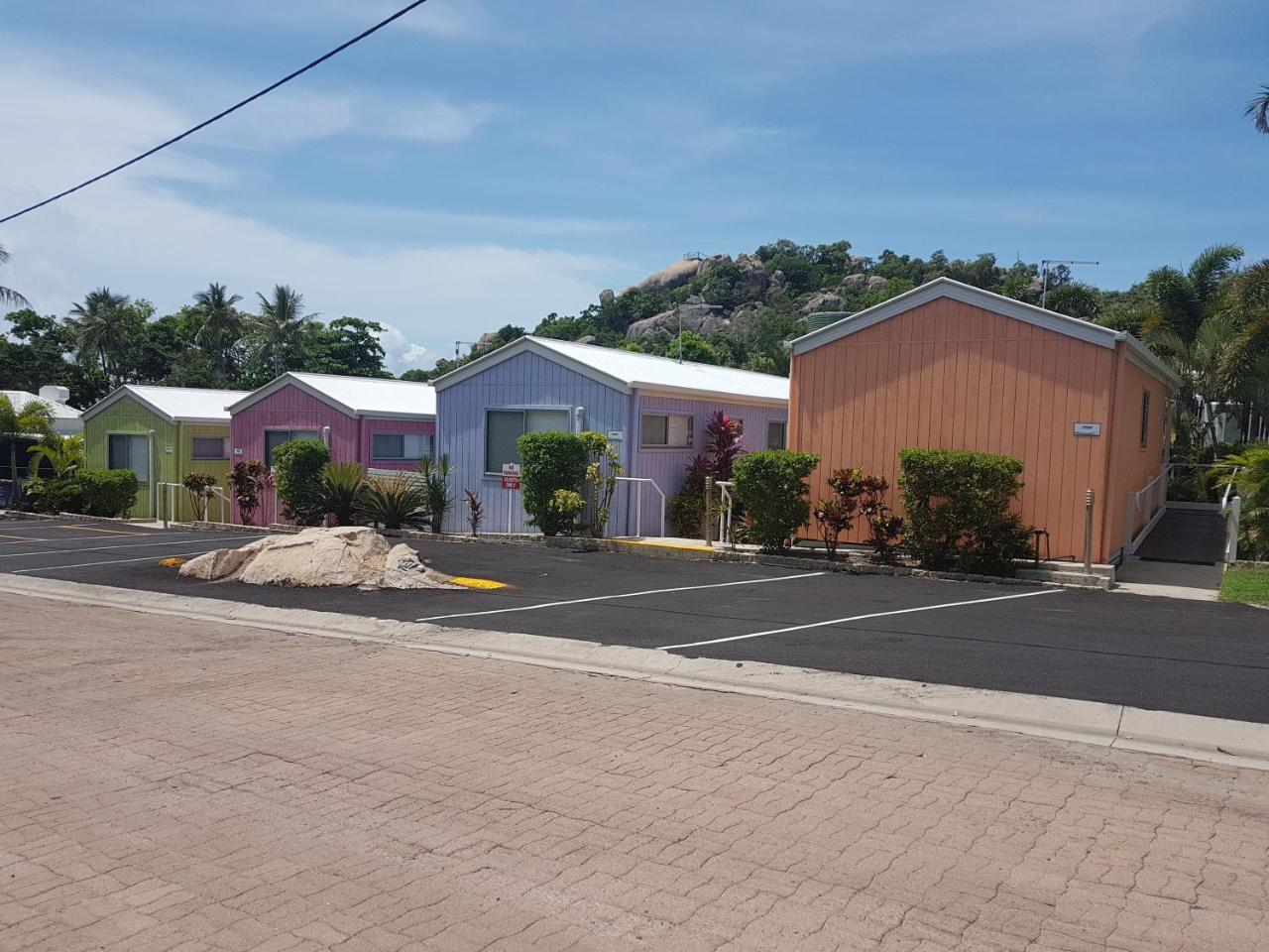 Horseshoe Bay Resort Bowen Bagian luar foto